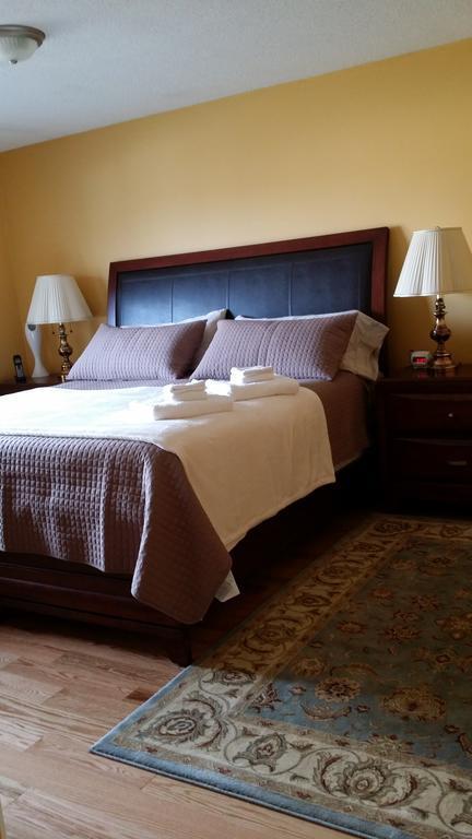 Eileen'S Bed & Breakfast/Guest House Hay River Exterior photo
